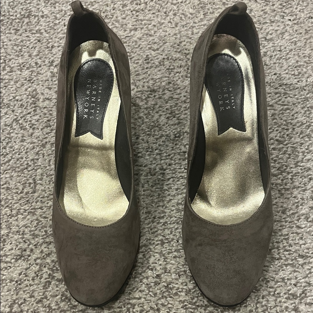 Lavorazione Artigiana for Barney’s New York Women's Taupe Heels. Made in Italy.